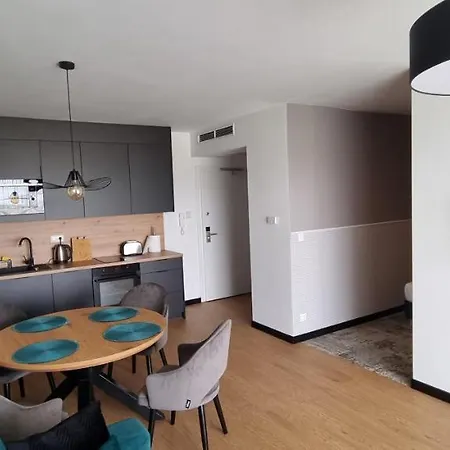 Sloneczne - Marynarska 10 *