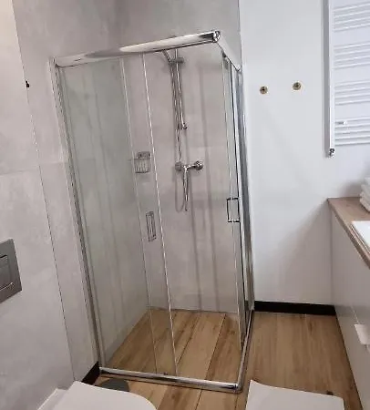 Sloneczne - Marynarska 10 *