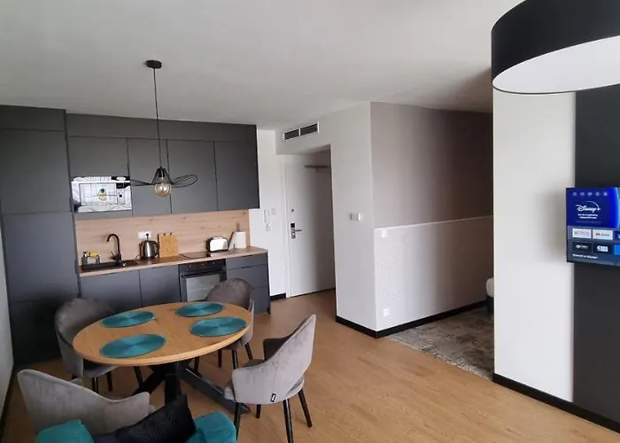 Sloneczne - Marynarska 10 *