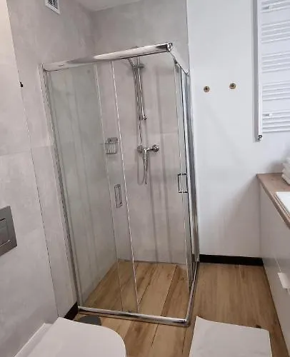 Sloneczne - Marynarska 10 *